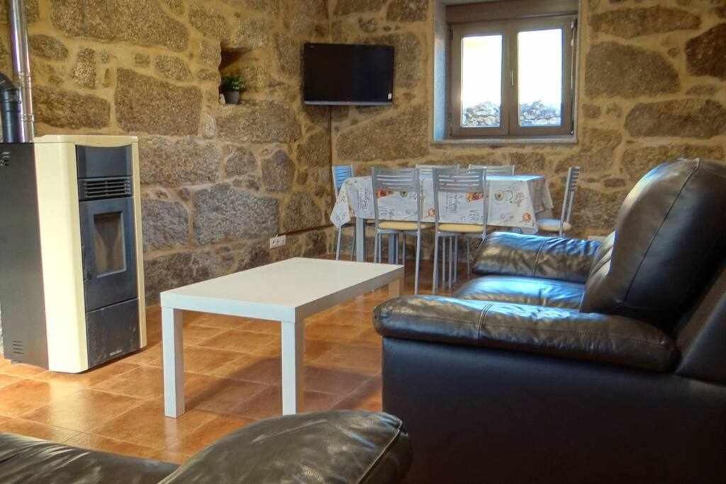 Cuberto Darriba Casa Restaurada En Canedo Carnota Exteriér fotografie